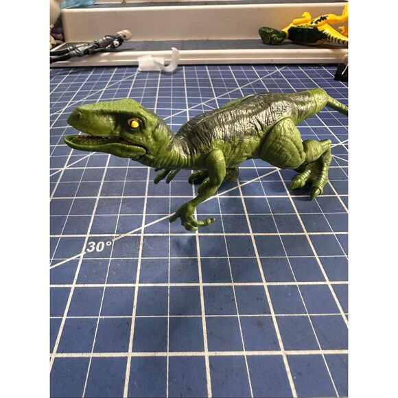 Jurassic World Fallen Kingdom VELOCIRAPTOR poseable dinosaur action figure Attac - Picture 3 of 5
